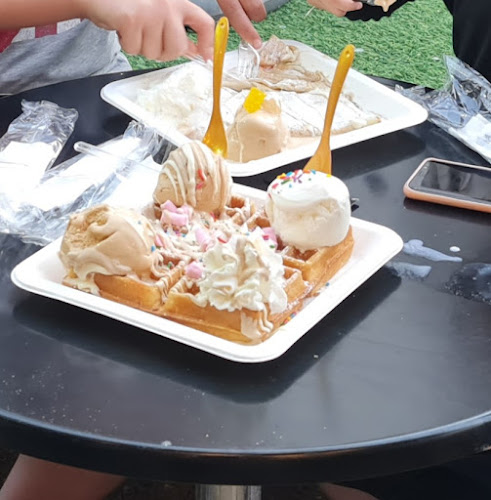 Opinii despre גלידה פינגוין-סניף רעננה în רעננה - הסעדה