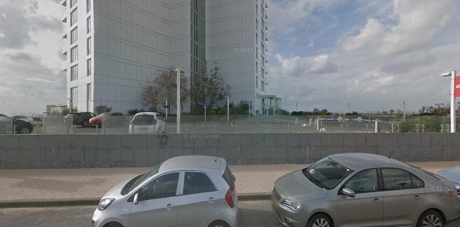 בית קפה וחנות נוחות קו האופק