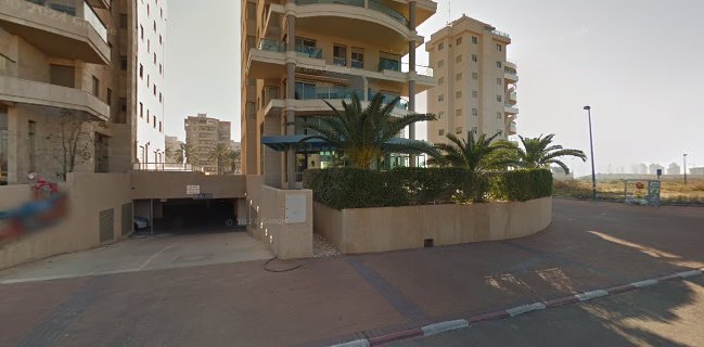 אלינור מומלדזה