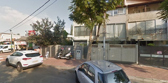 בובה של פיצה רעננה