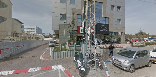 חינאווי ג'ורג' משקאות - Wine & More