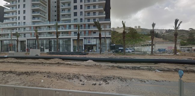 אמריקן פיצה נשר